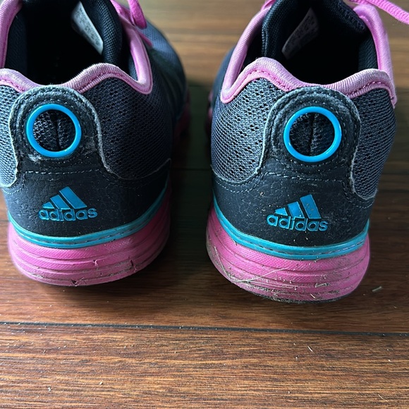 👟👟Adidas Athletic Sneakers👟👟 - Picture 5 of 7